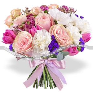 Калейдоскоп - букет с розовыми кустовыми розами и гвоздикой